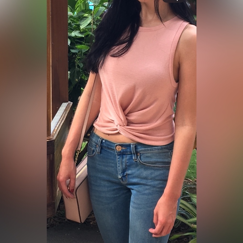 Aritzia Wilfred Free Twist Crop Tank Top